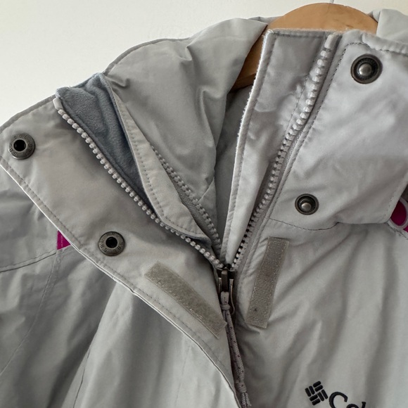 Columbia Women’s Gray Jacket With Hood - Picture 4 of 8